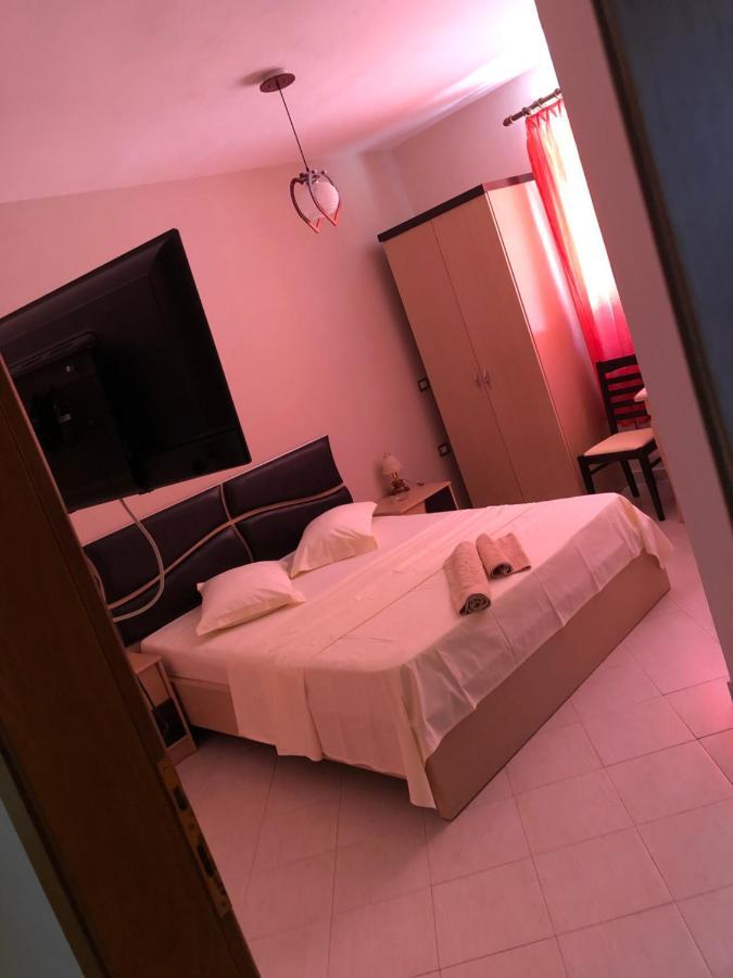 Hotel Vila Toska Piskupat Экстерьер фото