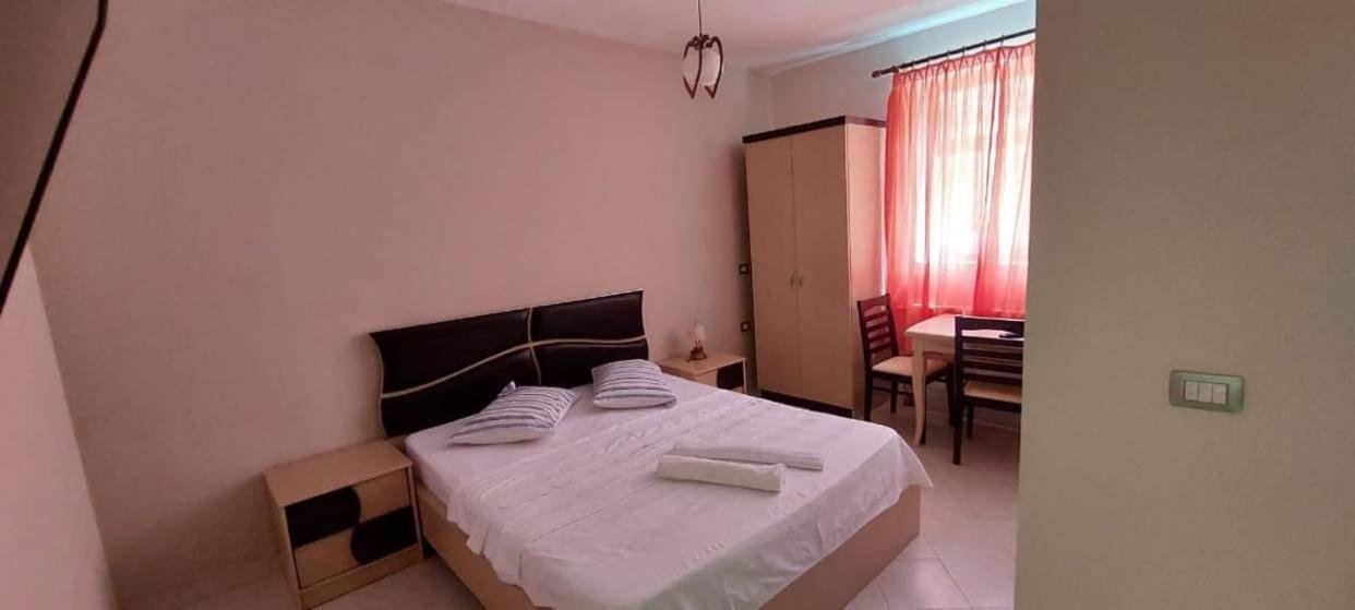 Hotel Vila Toska Piskupat Экстерьер фото