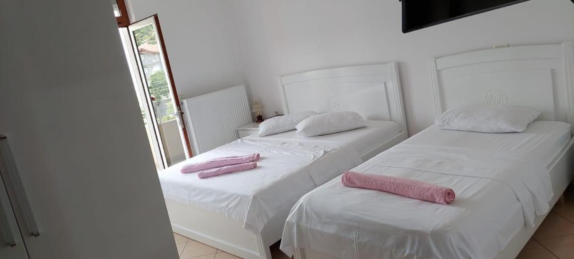 Hotel Vila Toska Piskupat Экстерьер фото