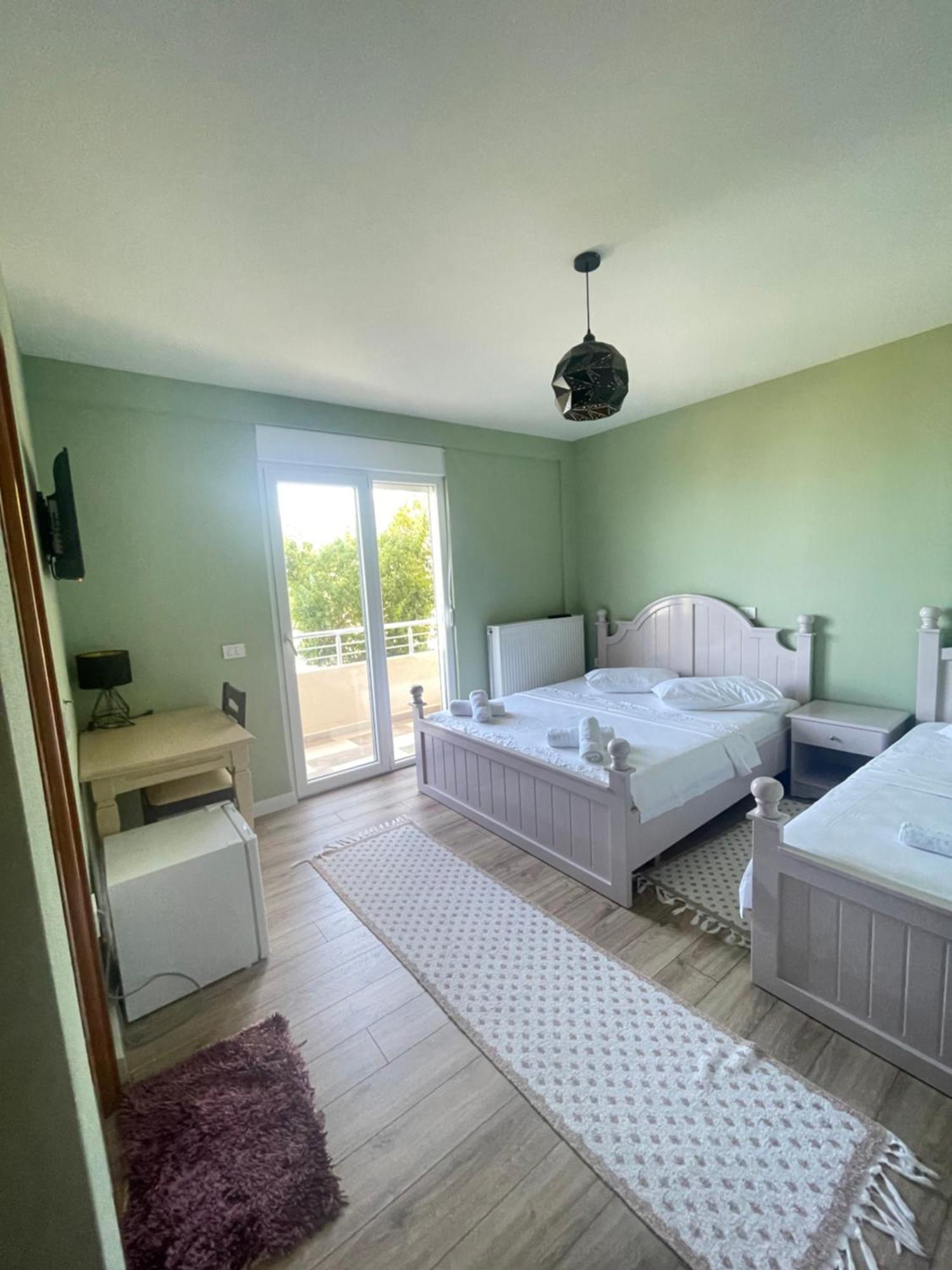 Hotel Vila Toska Piskupat Экстерьер фото