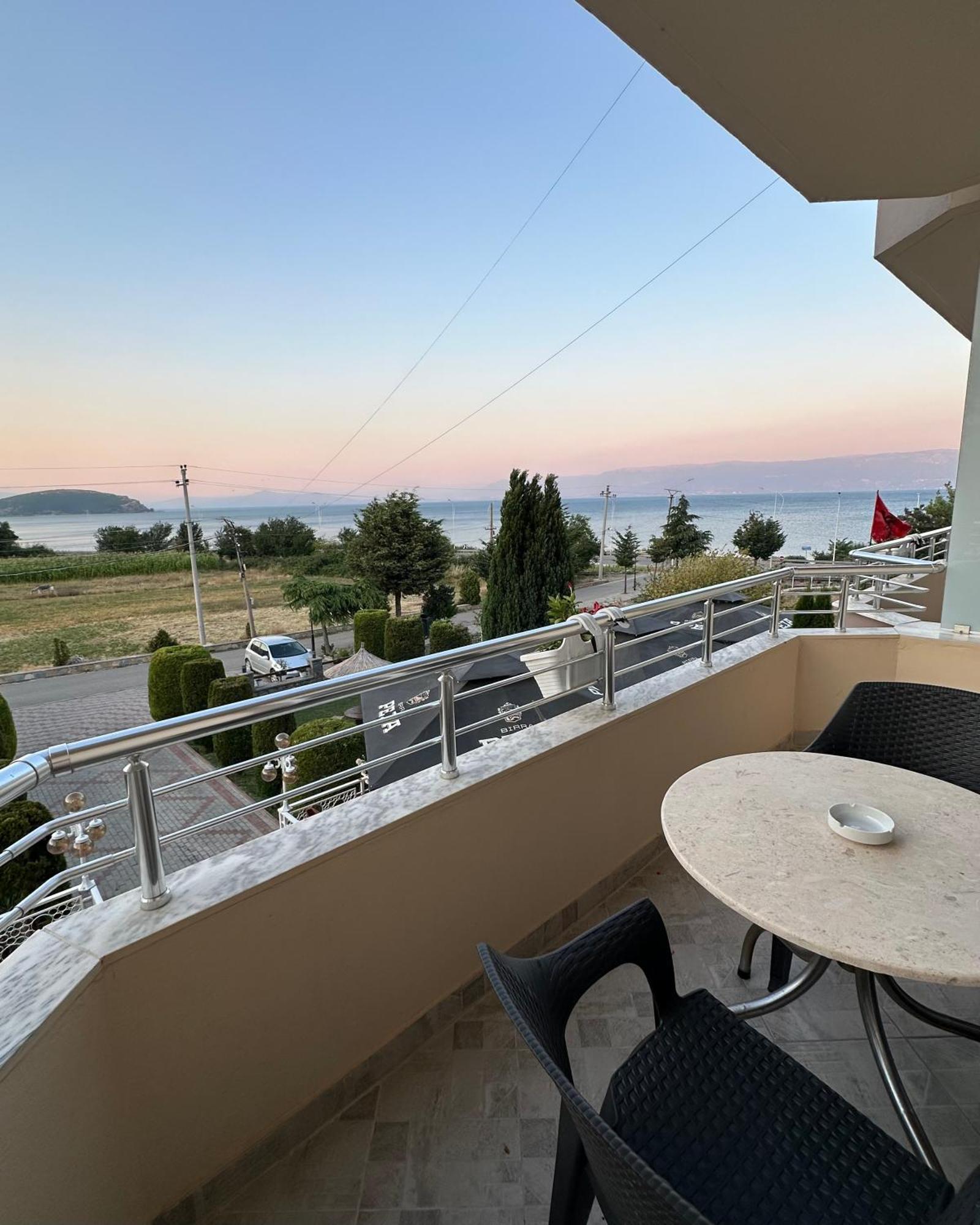 Hotel Vila Toska Piskupat Экстерьер фото